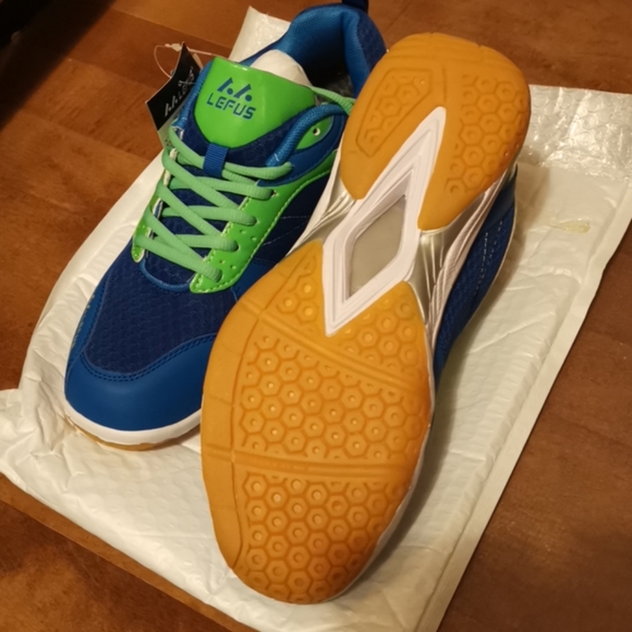 New Badminton shoes - Picture 3 of 3